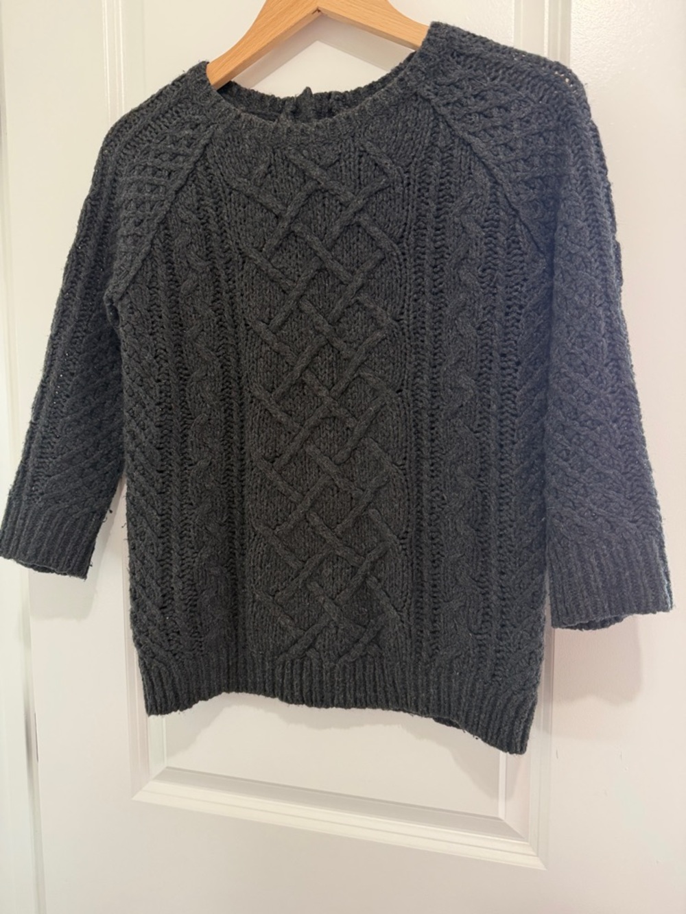 XS Women’s Loft Chunky, Button Back Knit Sweater